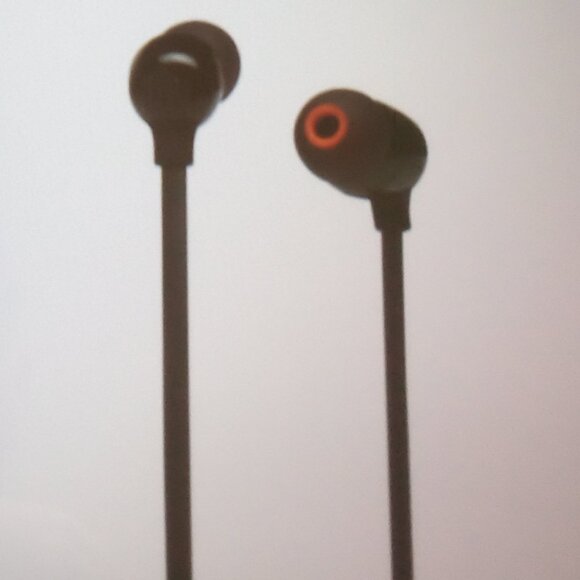 JBL TUNE 125BT  WIRELESS BLUETOOTH EARBUDS BLACK Model # JBLT125BTBLKAM - Picture 11 of 15